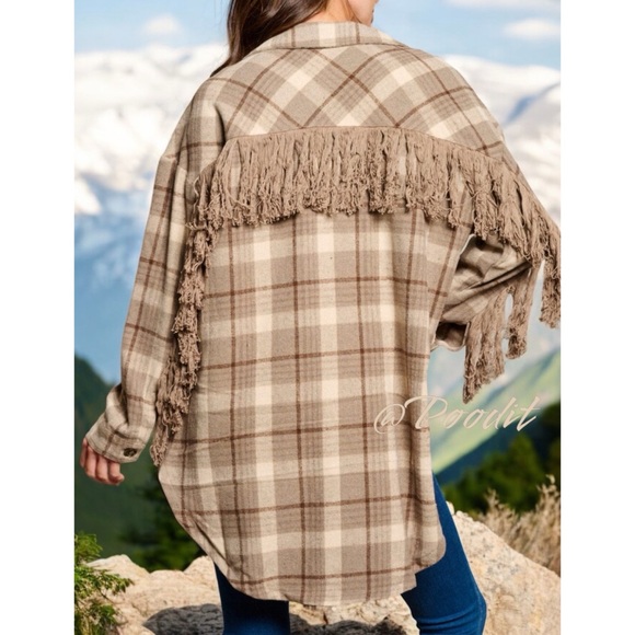 Fantastic Fawn button up fringe back shacket S M L - Picture 4 of 7